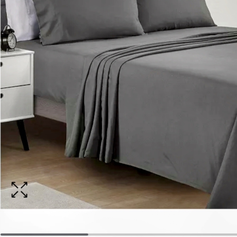 2 set pkg.King sheets..@$11.00. ea.. light & dark gray. Selling as The Set @$22.